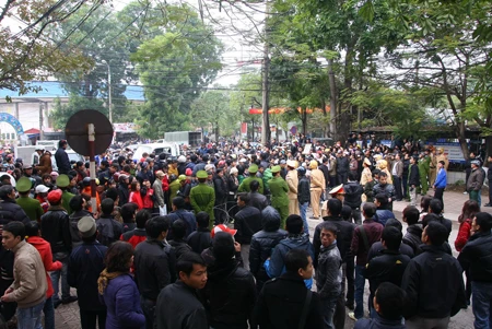 Chùm ảnh: Xét xử sát thủ Lê Văn Luyện ảnh 5