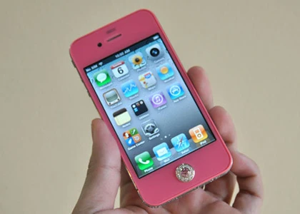 iPhone 4 màu hồng đính ruby của hotgirl Sài Gòn ảnh 3