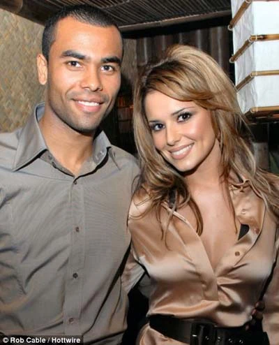 Ashley Cole và vợ chính thức “đường ai nấy đi” ảnh 1