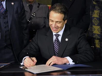 New York ban hành luật kiểm soát súng đầu tiên ở Mỹ ảnh 1