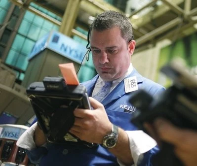 Phố Wall khép lại tháng giao dịch tồi tệ nhất kể từ 1940 ảnh 1