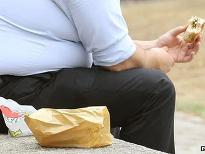 Bị dọa trục xuất vì... quá béo! ảnh 1