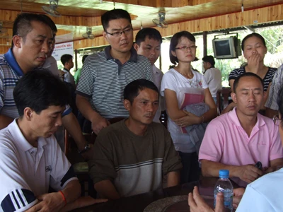 Hình ảnh cứu hộ trục vớt tàu Dìn Ký chìm trên sông Sài Gòn ngày 21-5-2011 ảnh 16