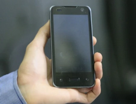 Mở hộp "siêu phẩm" LG Optimus 2X ở Việt Nam ảnh 3