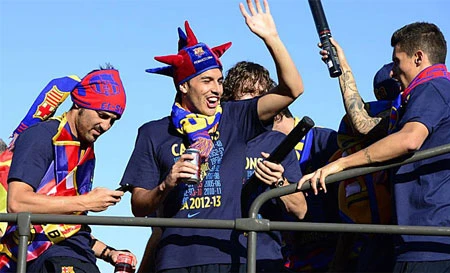 Barcelona ăn mừng chức vô địch La Liga thứ 22 trong lịch sử ảnh 13