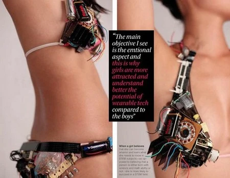 "Nóng bỏng" bộ bikini làm từ… linh kiện máy tính ảnh 1