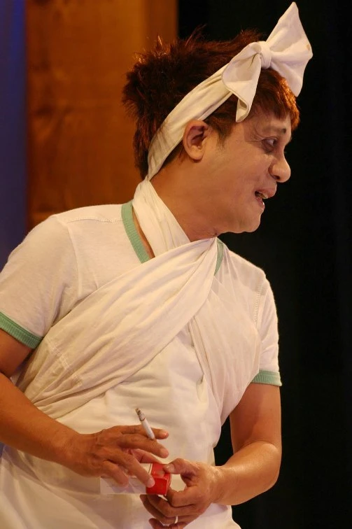 Minh Nhí trên sân khấu