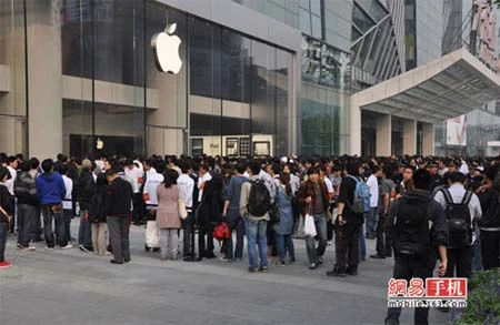 iPhone 4 "cháy hàng" ở Trung Quốc ảnh 2