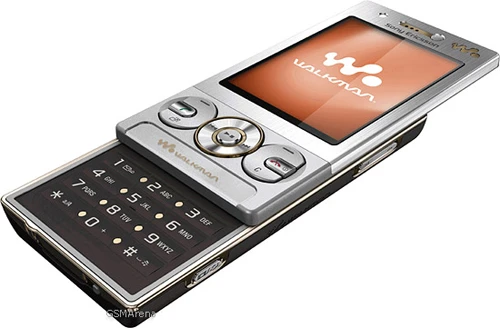 Sony Ericsson W705: Vẻ đẹp "tiềm ẩn" ảnh 2