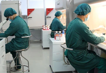 Tế bào gốc trị hơn 70 bệnh lý huyết học ảnh 1