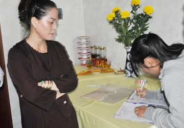 Nhộn nhịp mê tín dị đoan ở Đồng Nai ảnh 1