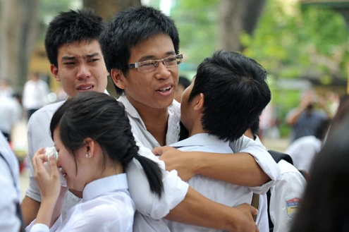 Nữ sinh lưu luyến chia tay tuổi học trò ảnh 8 Nữ sinh lưu luyến chia tay tuổi học trò ảnh 8