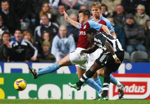 Ngay cả trường hợp thắng Villa, Newcastle vẫn có thể bị xuống hạng - Ảnh: AP