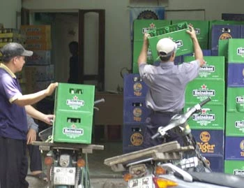 Rượu, bia bắt đầu chịu thuế tiêu thụ đặc biệt 45% ảnh 1