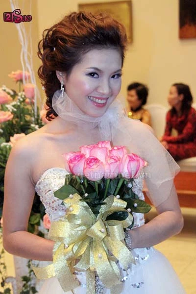 "Lý Công Uẩn" bất ngờ cưới vợ ảnh 2