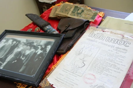 Hiến tặng 200 hiện vật về Bác Hồ ảnh 1