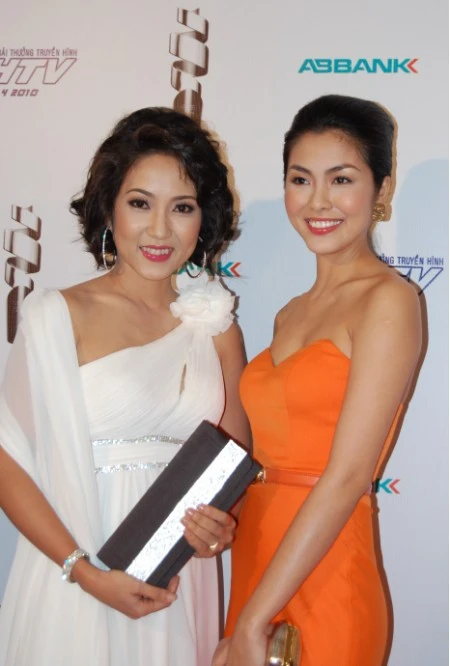 Thanh Thúy - Đức Thịnh khoe con trai tại Giải thưởng Truyền hình HTV ảnh 7