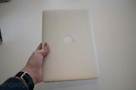 Cận cảnh Macbook Air "siêu mỏng" mới ảnh 13 Cận cảnh Macbook Air "siêu mỏng" mới ảnh 13