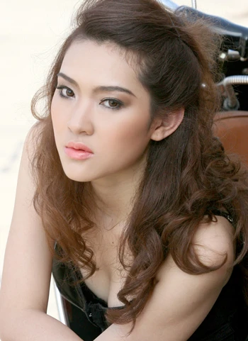 Mỹ Hạnh bối rối khi lần đầu hôn Võ Thành Tâm ảnh 1