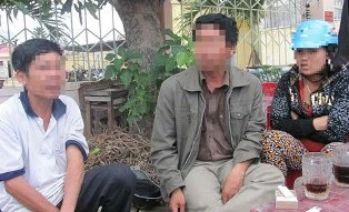 Mất đời con gái trong tiệc thác loạn với rượu, mì tôm ảnh 1