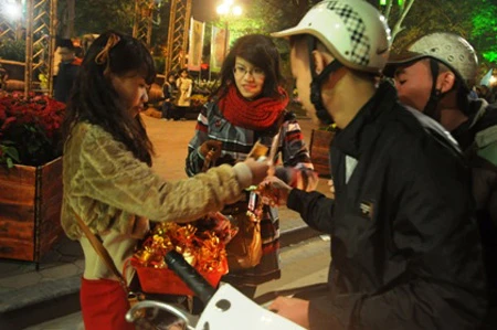 Những dịch vụ “hái ra tiền” trong đêm giao thừa ảnh 3