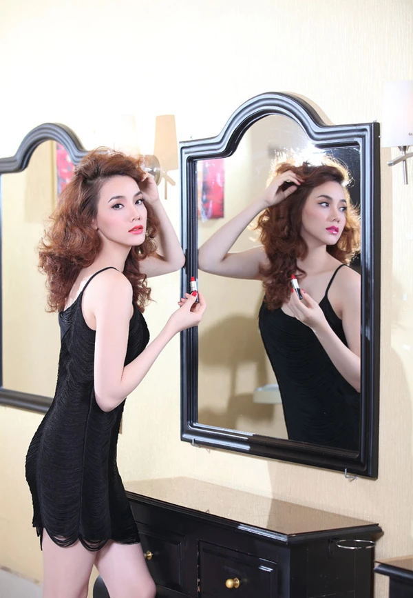 Trang Nhung tình tứ với Minh Anh ảnh 1