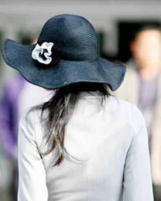 Kiều nữ Trung Quốc và mốt cặp đại gia già ảnh 1