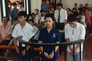 Mâu thuẫn từ cái tát, 1 học sinh bị đâm chết ảnh 1