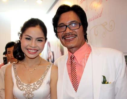 Diễn viên Công Ninh cưới vợ trẻ ở tuổi ngoài 50 ảnh 2