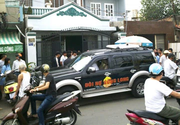 Đủ chiêu đòi nợ thuê ảnh 1