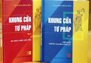 Khung cửa tư pháp ảnh 1