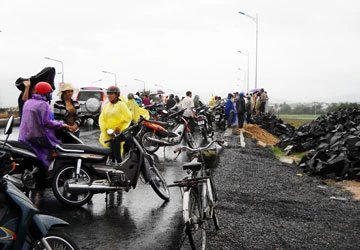 Thua độ bóng đá, nhảy cầu tự tử ảnh 1