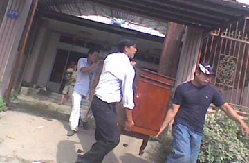 Tranh chấp nhà, một phụ nữ “xử” thay toà ảnh 3