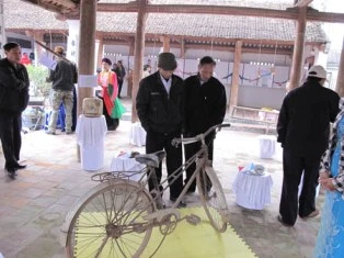 Triển lãm... các “vật chứng” đánh vợ ảnh 1