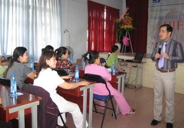 Dạy giới tính lệch lạc ảnh 1