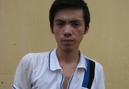 Thanh niên cuồng yêu "khủng bố" bạn gái ảnh 1