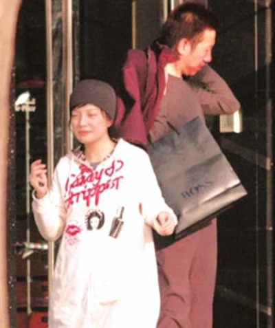 Triệu Vy bị đồn mang bầu 5 tháng ảnh 1