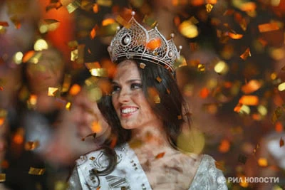 Cuộc thi Hoa hậu Nga 2010 được tổ chức hôm 7/3. Irina Antonenko, nữ sinh 18 tuổi, đến từ vùng Urals, giành ngôi vị cao nhất. Cùng với danh hiệu và vương miện, Antonenko còn nhận số tiền mặt là 100.000 USD và sẽ đại diện nước Nga tại cuộc thi Miss World sắp tới tại Việt Nam.