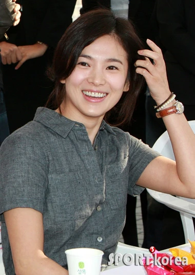 Song Hye Kyo rạng rỡ bên Jang Dong Gun ảnh 4