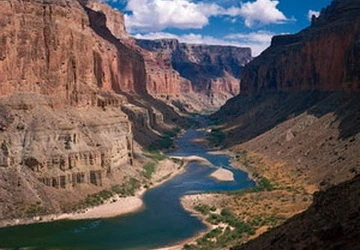 Tìm thấy thung lũng lớn bằng đại vực Grand Canyon ảnh 1