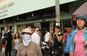 Nỗi lòng người Sài Gòn đi xe buýt ảnh 2