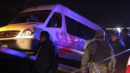 Giả chết để sống sót trong cuộc thảm sát ảnh 1