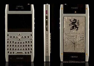 Mobiado Grand 350 Pioneer độc đáo với chất liệu bằng thiên thạch.