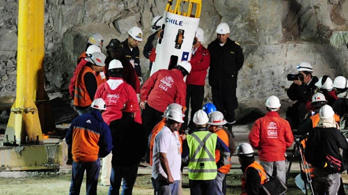 Tường thuật trực tuyến giải cứu 33 thợ mỏ Chile ảnh 9 Tường thuật trực tuyến giải cứu 33 thợ mỏ Chile ảnh 9