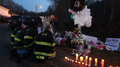 Vụ xả súng ở Mỹ: nhiều câu hỏi chưa có lời đáp ảnh 2 Vụ xả súng ở Mỹ: nhiều câu hỏi chưa có lời đáp ảnh 2