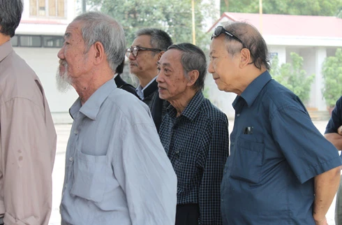 Người thân, đồng nghiệp đưa tiễn Hoàng Cầm ảnh 3