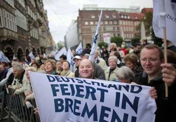 Đức sau 20 năm thống nhất: Còn đó bất bình đẳng chính trị ảnh 2 Đức sau 20 năm thống nhất: Còn đó bất bình đẳng chính trị ảnh 2