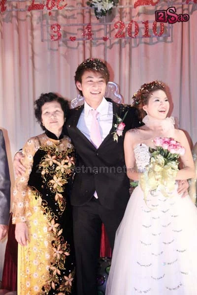 "Lý Công Uẩn" bất ngờ cưới vợ ảnh 26