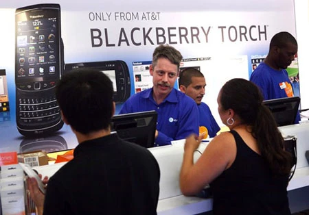 BlackBerry Torch 9800 - thất bại lớn nhất của RIM ảnh 2 BlackBerry Torch 9800 - thất bại lớn nhất của RIM ảnh 2