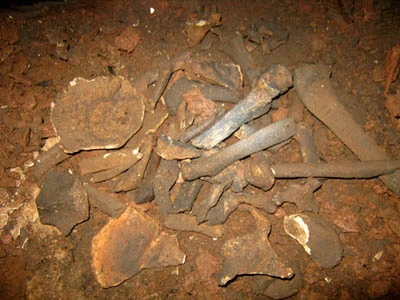 Cuộc gom xương rùng rợn và hành trình xuống cõi "âm ty" ảnh 8